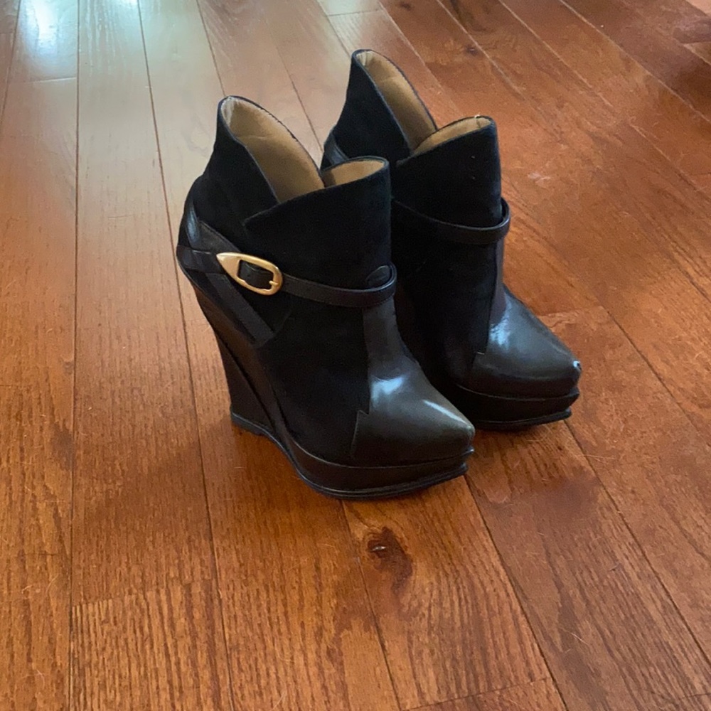 Black booties leather and suede.
